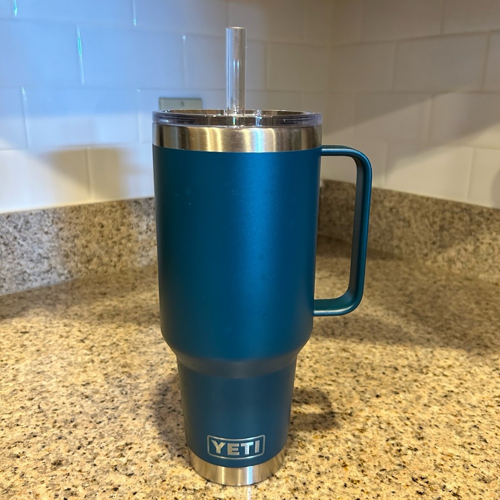 YETI Rambler 42 oz Straw Mug